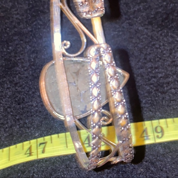 Exotic Pyrite teardrop handcrafted cuff - Picture 7 of 8